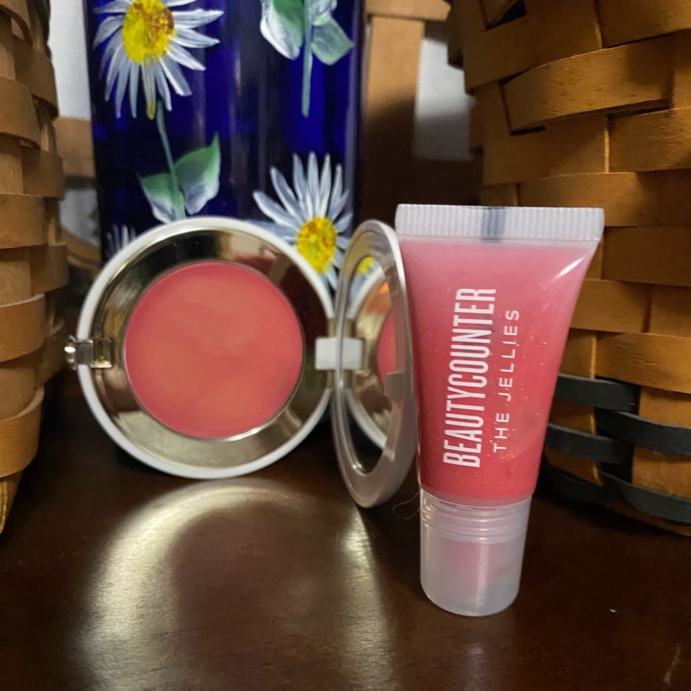 🎉🎉SALE🎉🎉
Gloss & Glow Duo - Beautycounter - Picture 7 of 9